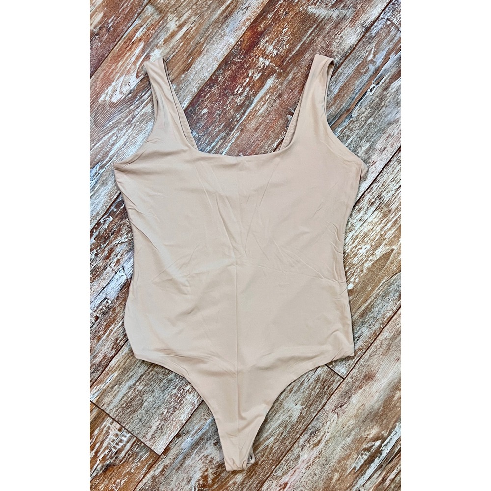 PUMIEY Nude Smoothing Shapewear Bodysuit Sleeveless Scoop Neck Size L
